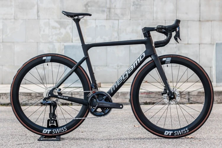 BICICLETA CARRETERA MEGAMO PULSE ELITE 03 SH12 2023 1 BICICLETA CARRETERA MEGAMO PULSE ELITE 03 SH12 2023